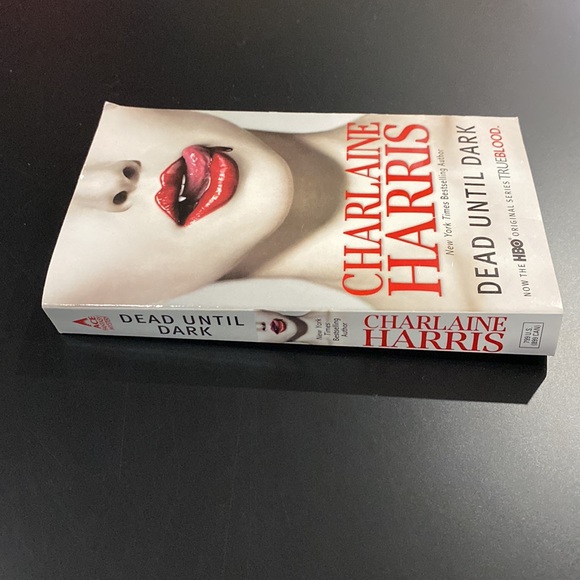 Sookie Stackhouse #1: Dead Until Dark by Charlaine Harris - Paperback Novel - Picture 3 of 6